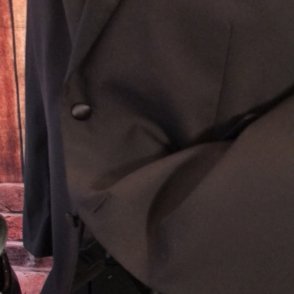 Pronto Uomo Tuxedo Coat - Picture 12 of 17